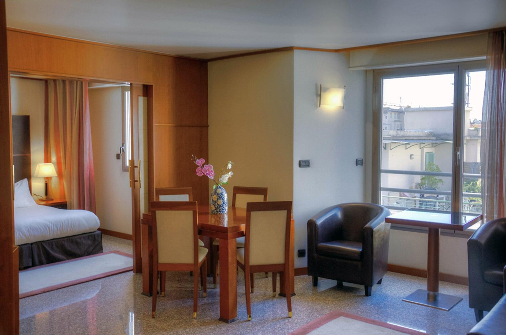 Departamento con pieza, comedor y living